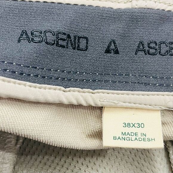 Ascend Hiking Men’s Pants Tan 5 Zip/Pockets Flat Front Sz 38x30 NWOT - Picture 9 of 10
